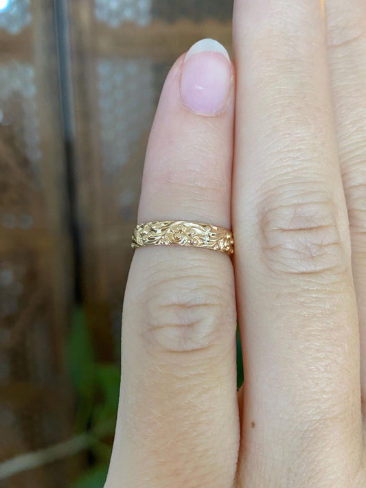 Vintage Solid 10k Yellow Gold Scrollwork Designed Midi Ring Band - Size 2.25