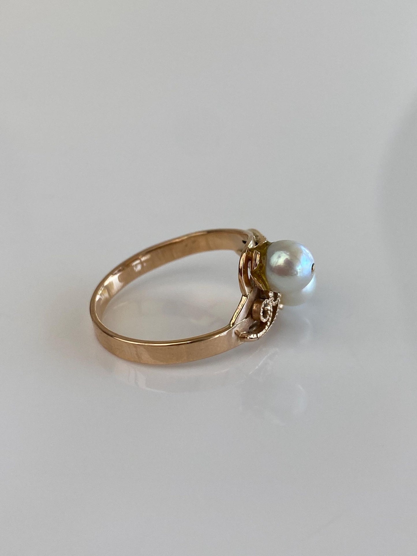 Vintage Solid 14k Rosey Gold Filigree Pearls Ring - Size 6.5