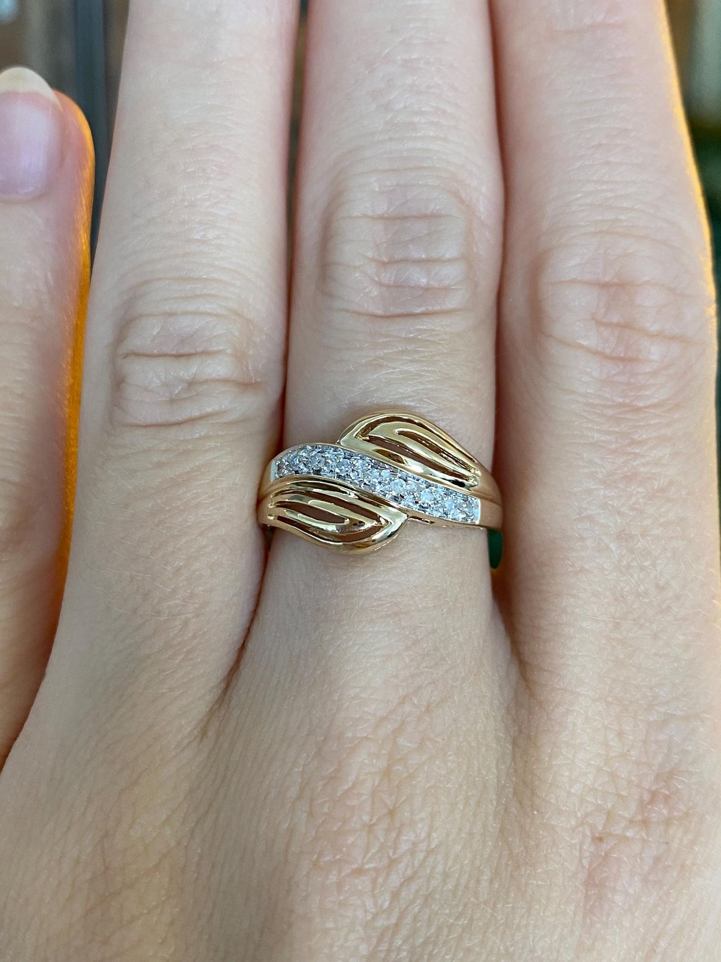 Vintage Solid 10k White & Yellow Gold Diamond Twist Ring - Size 6.75
