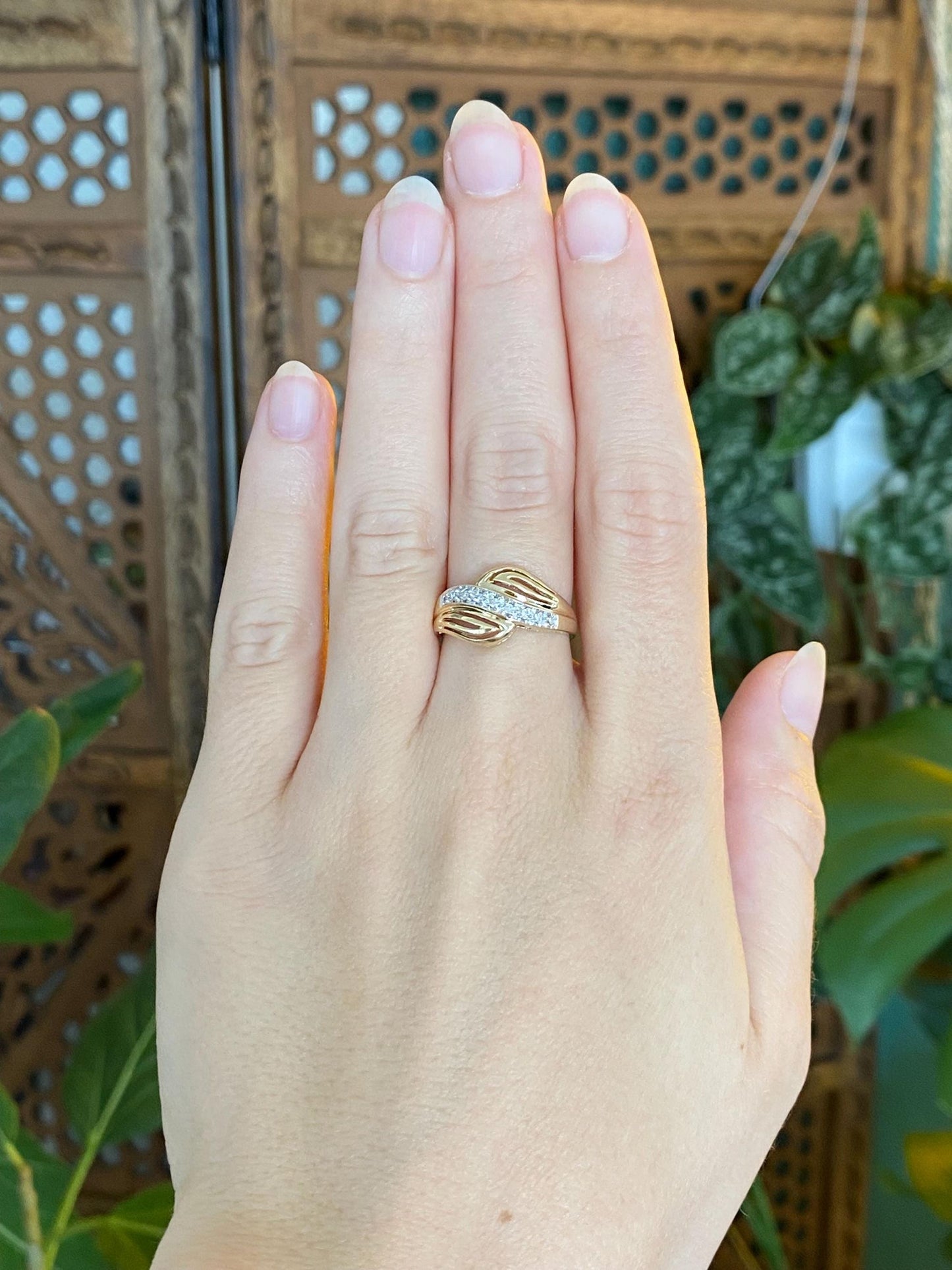 Vintage Solid 10k White & Yellow Gold Diamond Twist Ring - Size 6.75