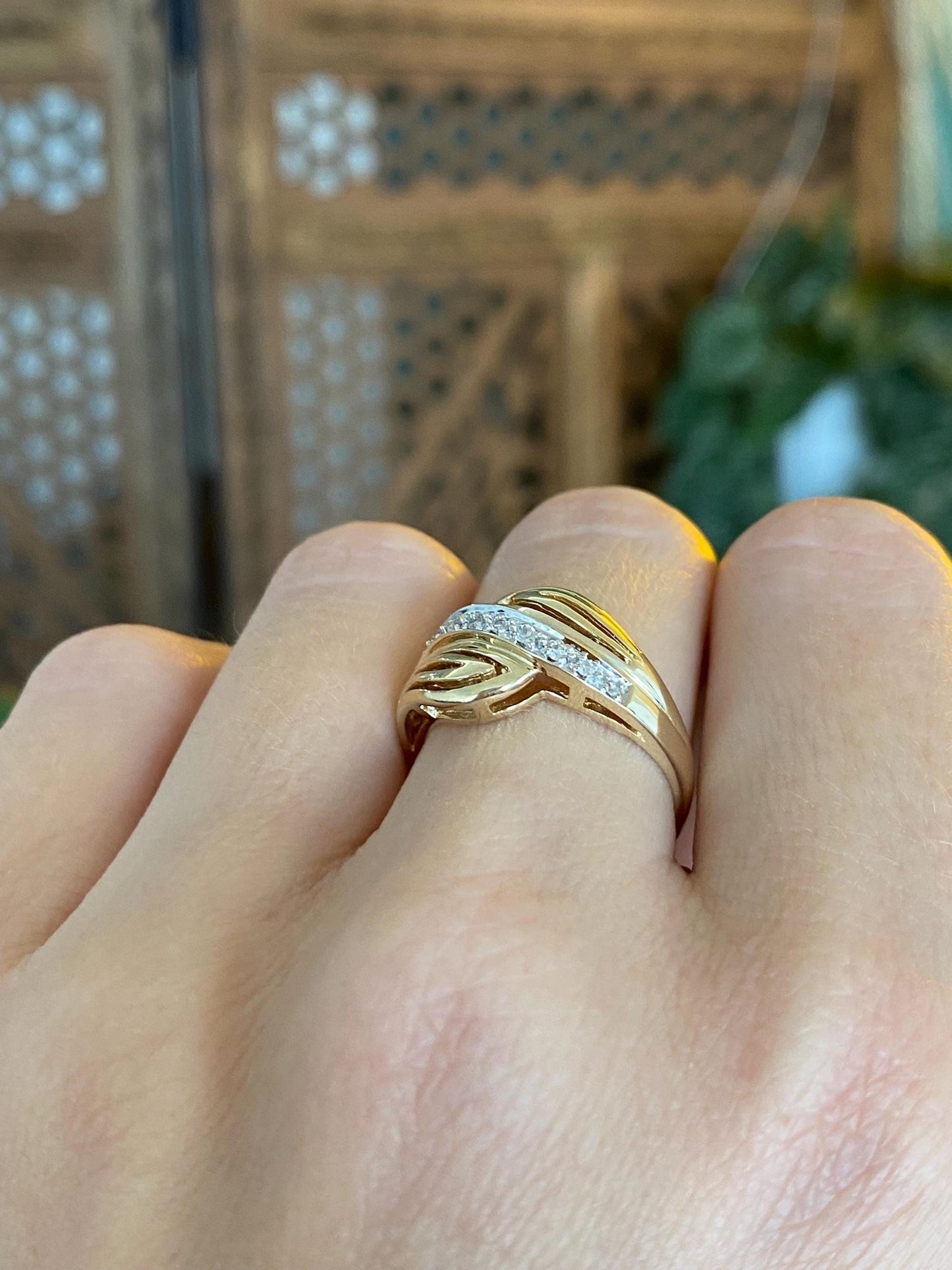 Vintage Solid 10k White & Yellow Gold Diamond Twist Ring - Size 6.75