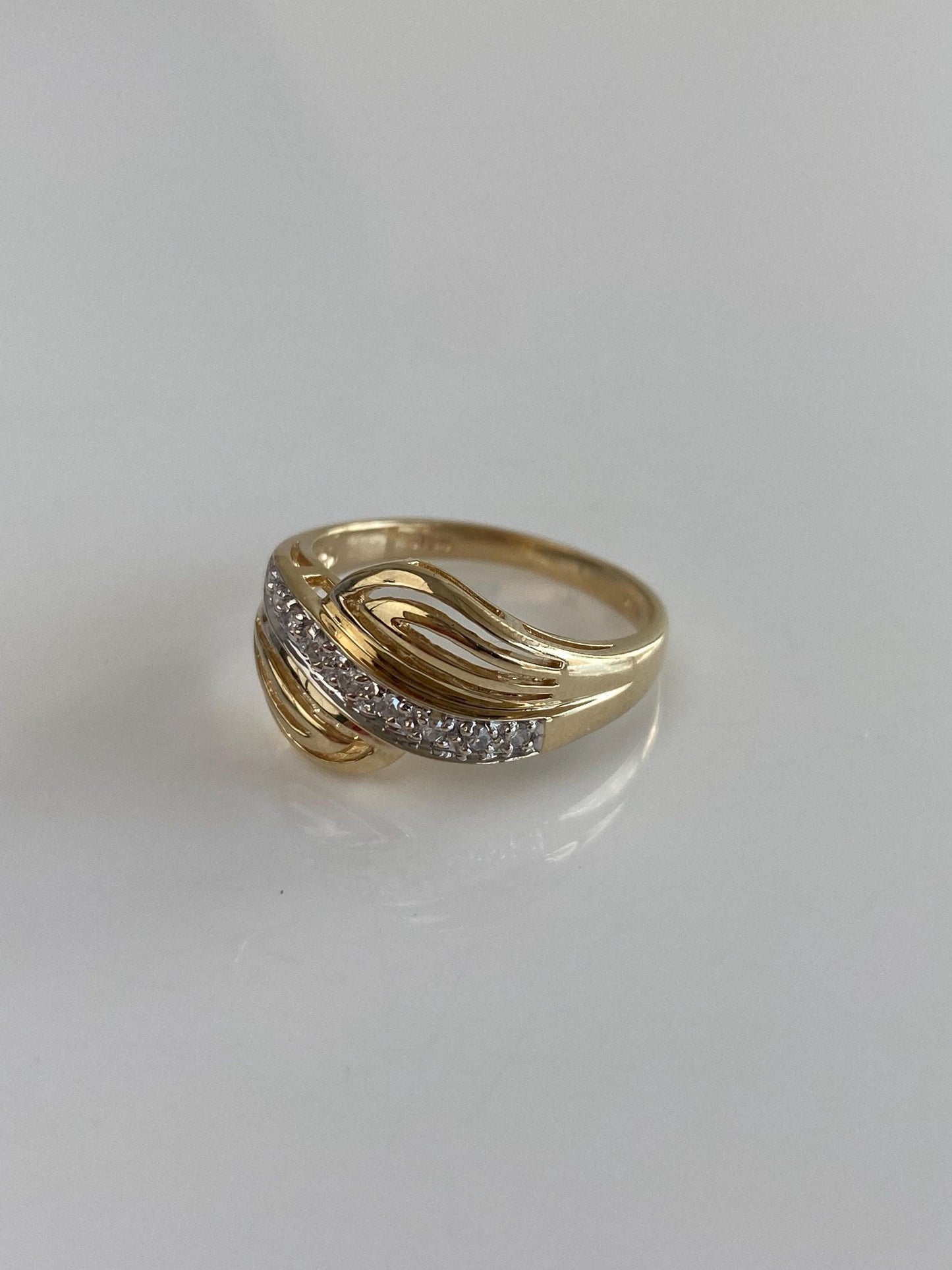 Vintage Solid 10k White & Yellow Gold Diamond Twist Ring - Size 6.75