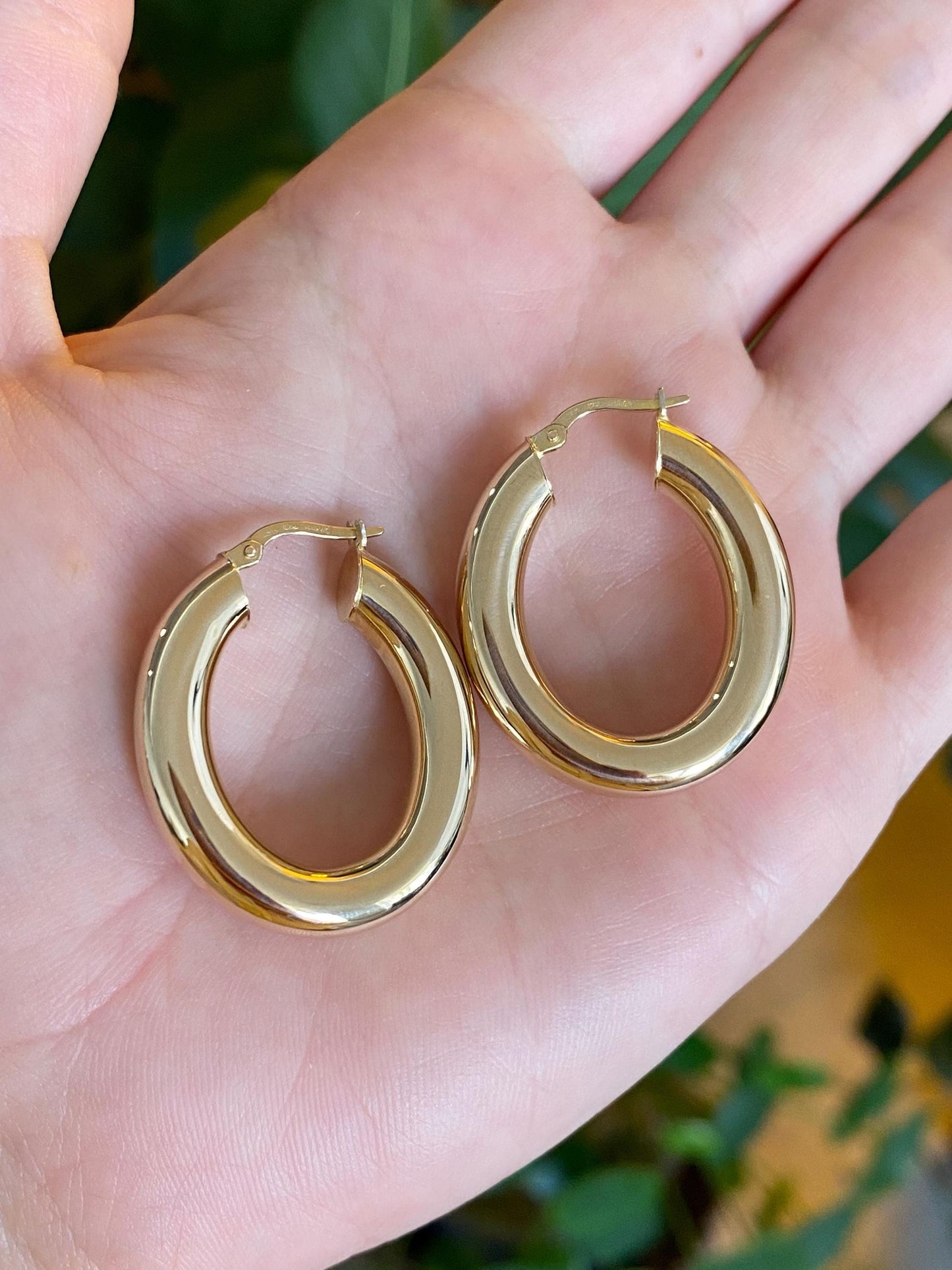 Vintage 14k Yellow Gold Chunky Oval Hoop Earrings