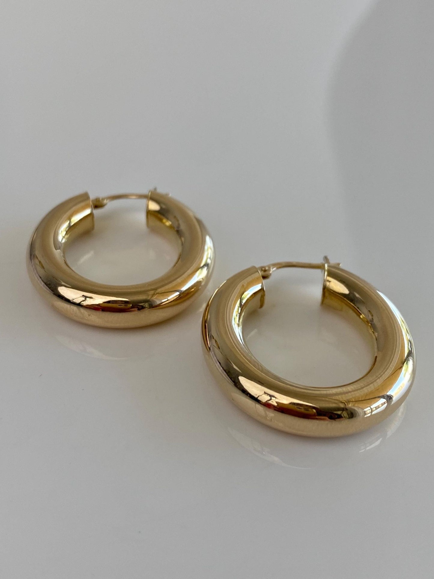 Vintage 14k Yellow Gold Chunky Oval Hoop Earrings