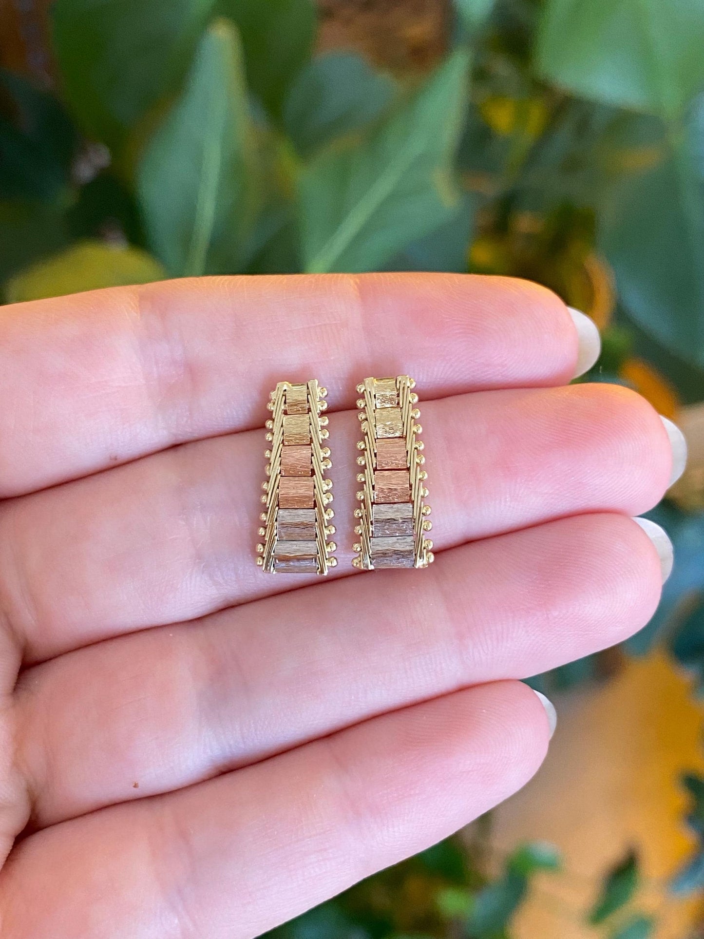 Vintage Solid 14k Tri Tone Gold Chain Mesh Drop Earrings