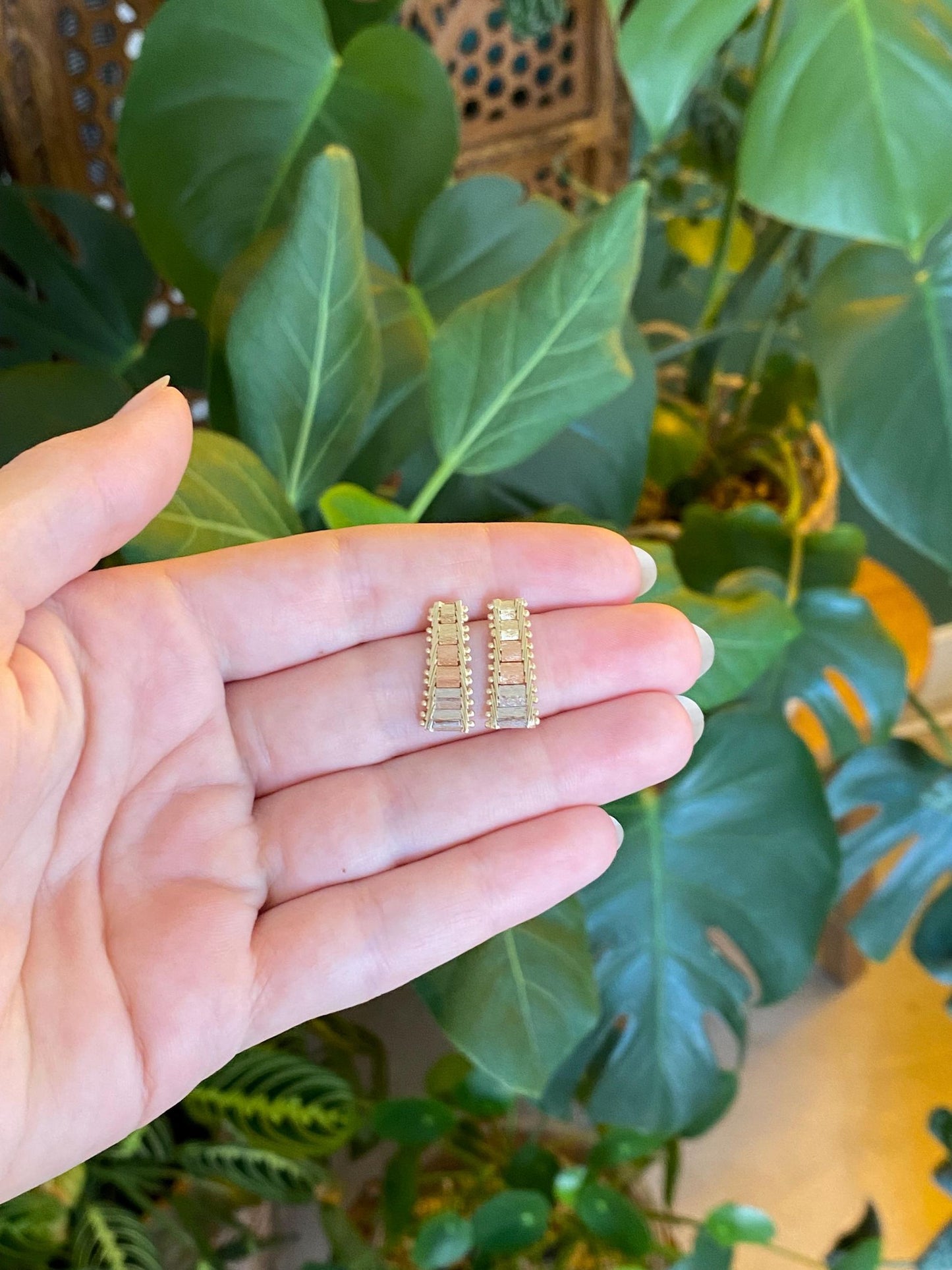 Vintage Solid 14k Tri Tone Gold Chain Mesh Drop Earrings
