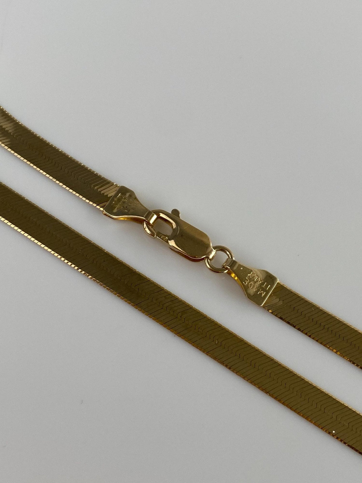 Vintage Solid 14k Yellow Gold Herringbone Chain Necklace - 22 inches