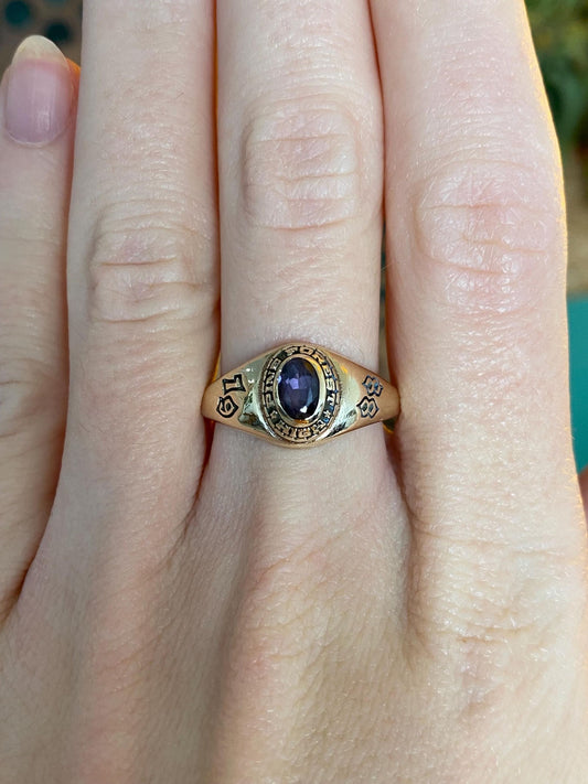 Vintage Solid 10k Yellow Gold Amethyst 1988 Pine Forest High Class Ring - Size 8.5