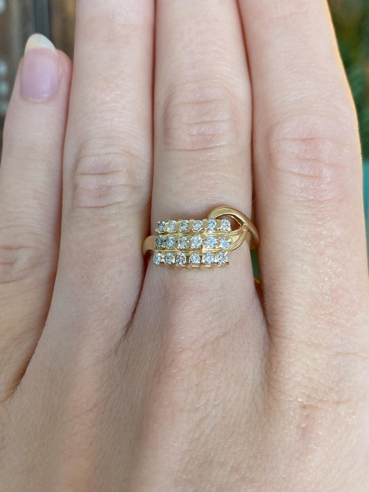 Vintage Solid 14k Yellow Gold Diamond Row Ring - Size 6
