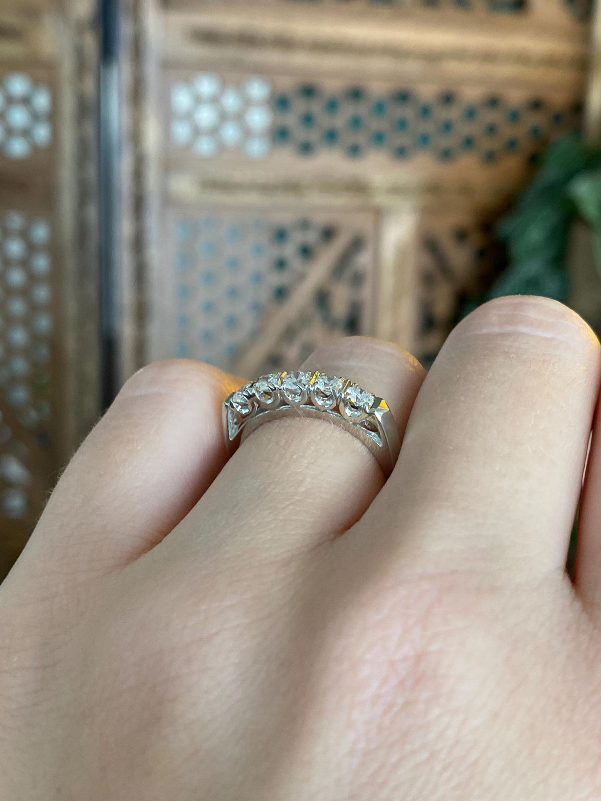 Vintage Solid 14k White Gold Diamond Row Ring - Size 5.5