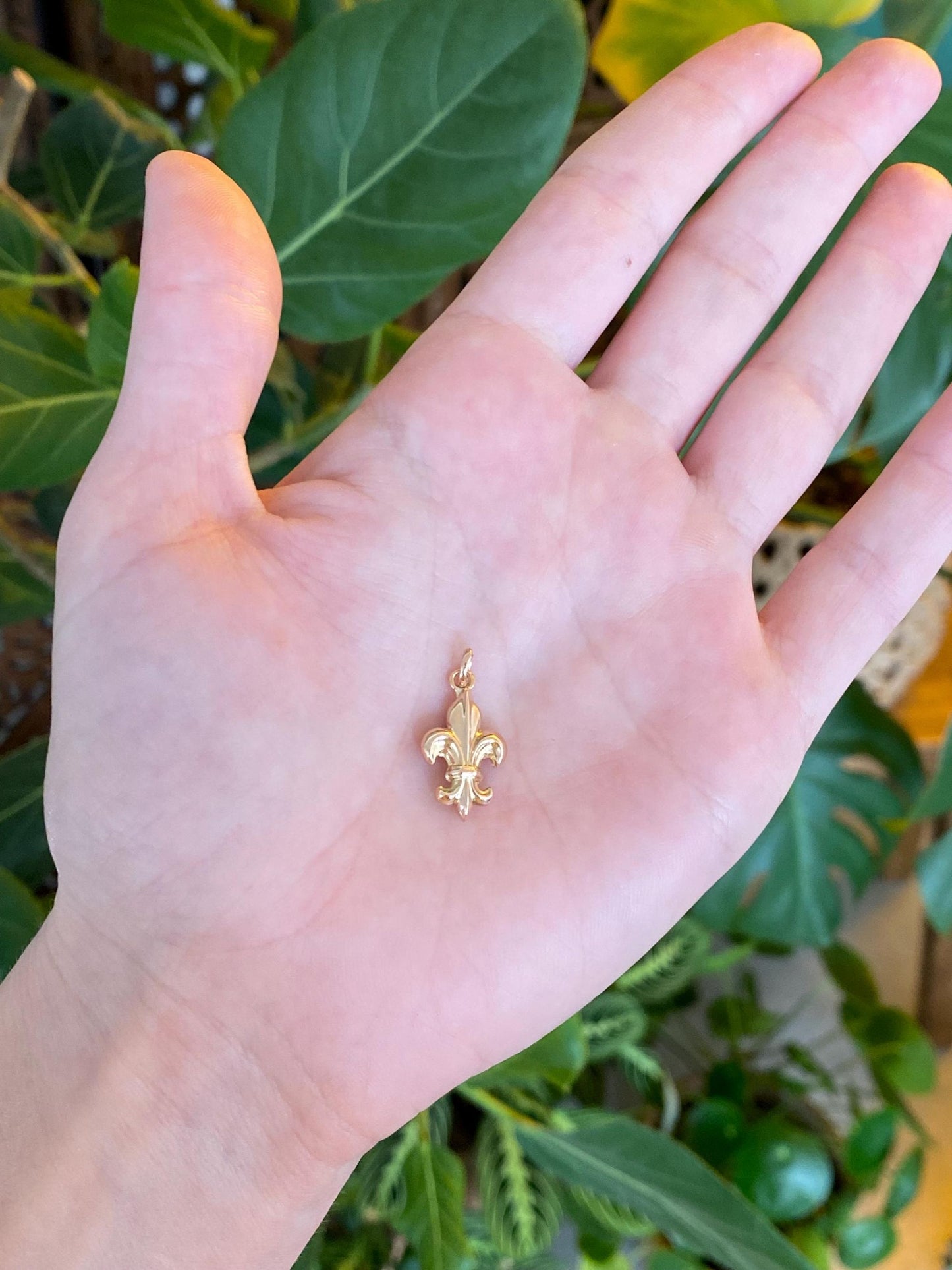 Vintage 18k Yellow Gold Fleur-de-lis Charm