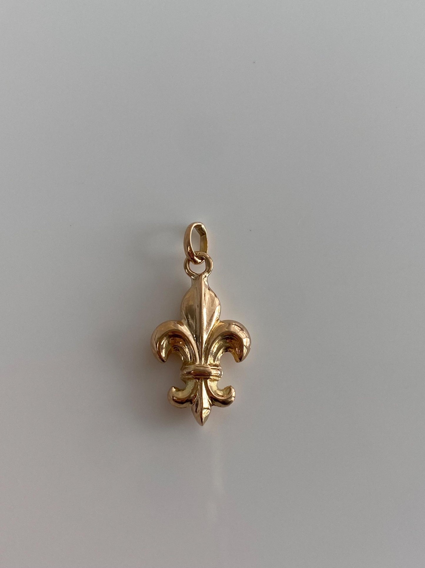 Vintage 18k Yellow Gold Fleur-de-lis Charm