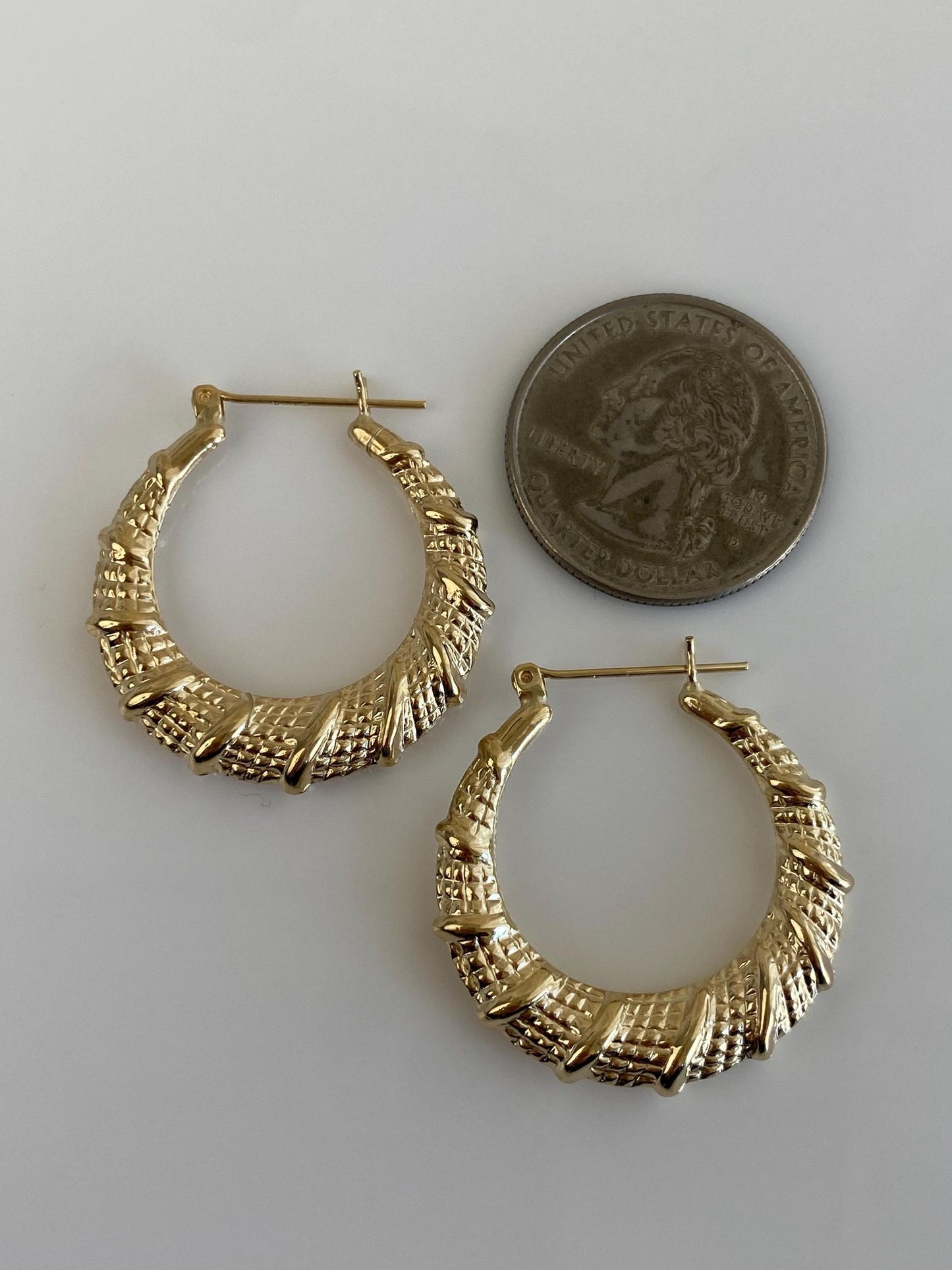 Vintage 10k Yellow Gold Scalloped Design Hoop Earrings