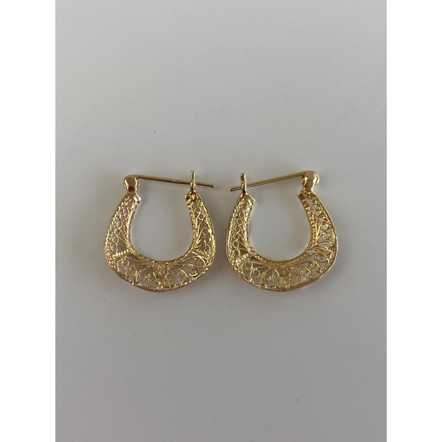 Vintage Solid 14k Yellow Gold Filigree Hoop Earrings