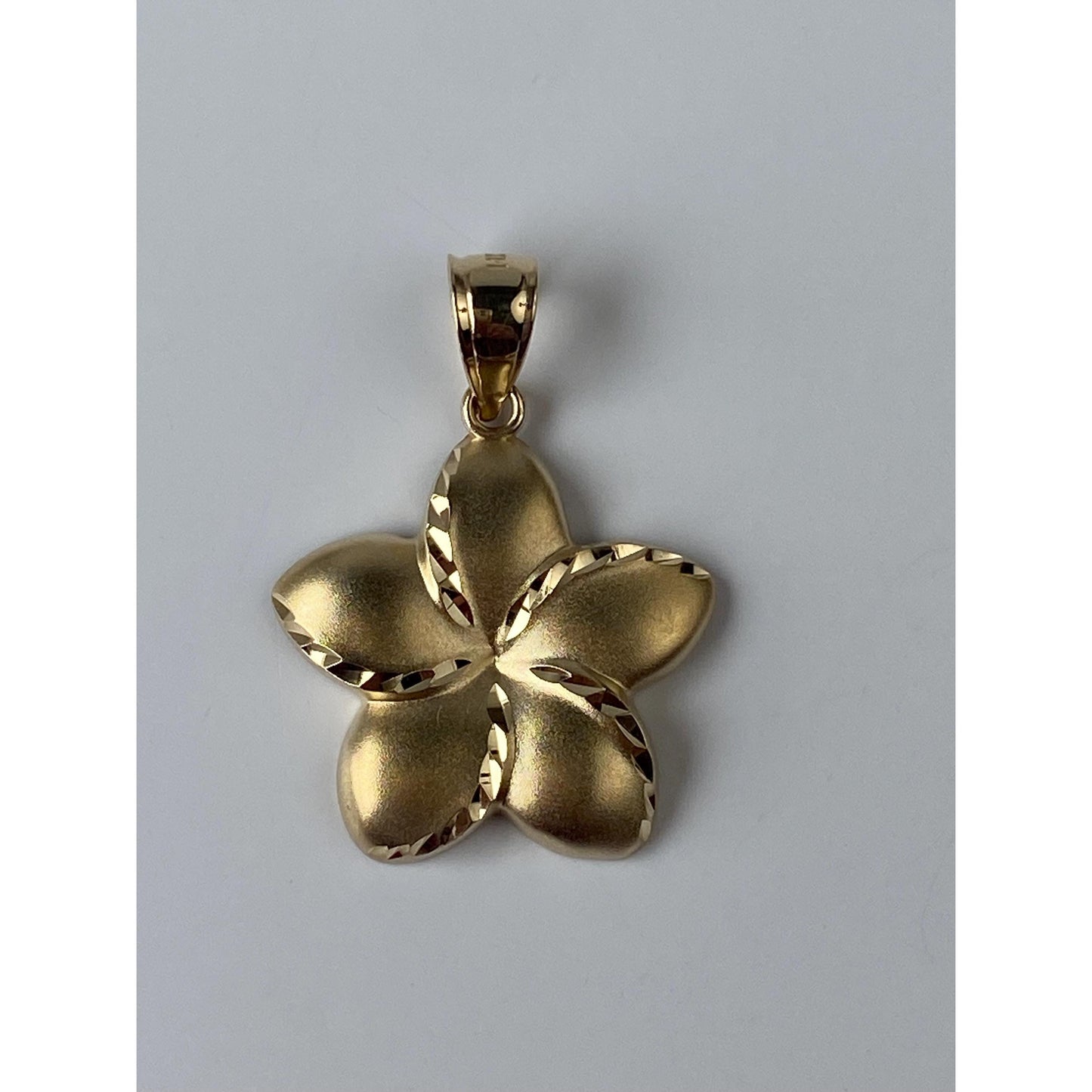 Vintage Solid 14k Yellow Gold Diamond Cut Satin Flower Charm