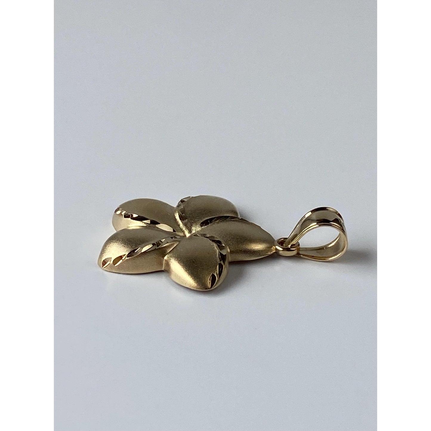 Vintage Solid 14k Yellow Gold Diamond Cut Satin Flower Charm