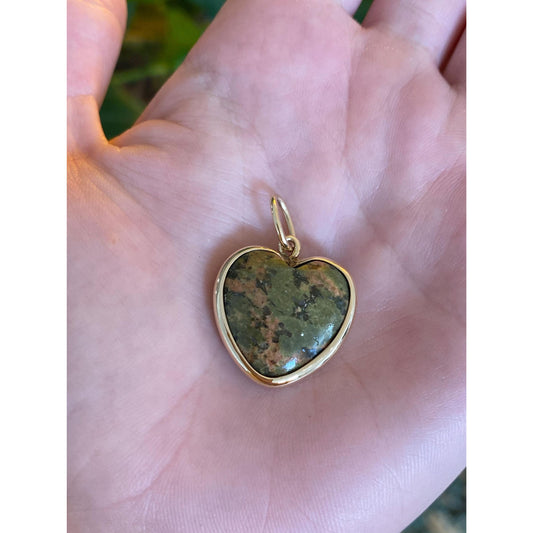 Vintage Solid 14k Yellow Gold Agate Heart Charm