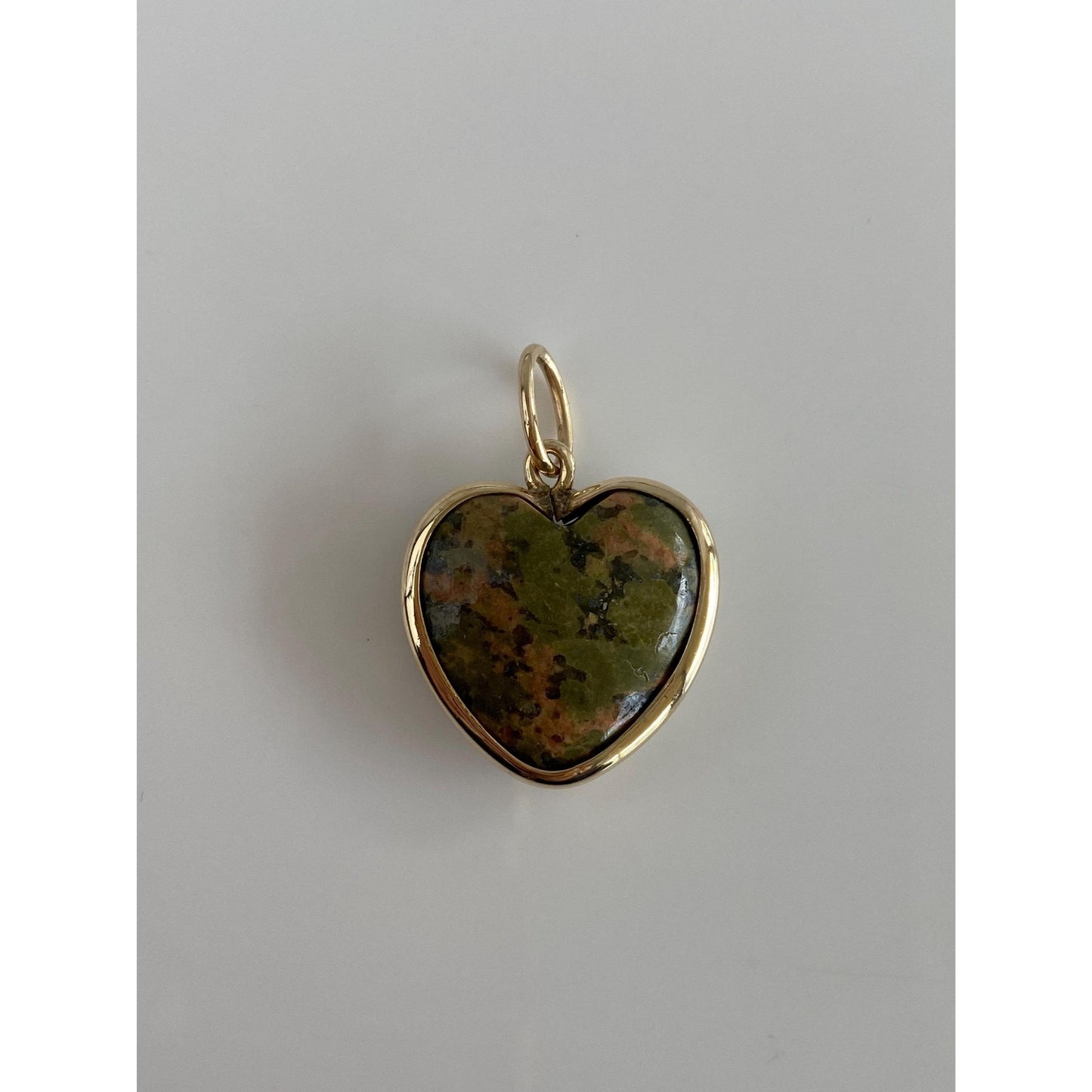 Vintage Solid 14k Yellow Gold Agate Heart Charm