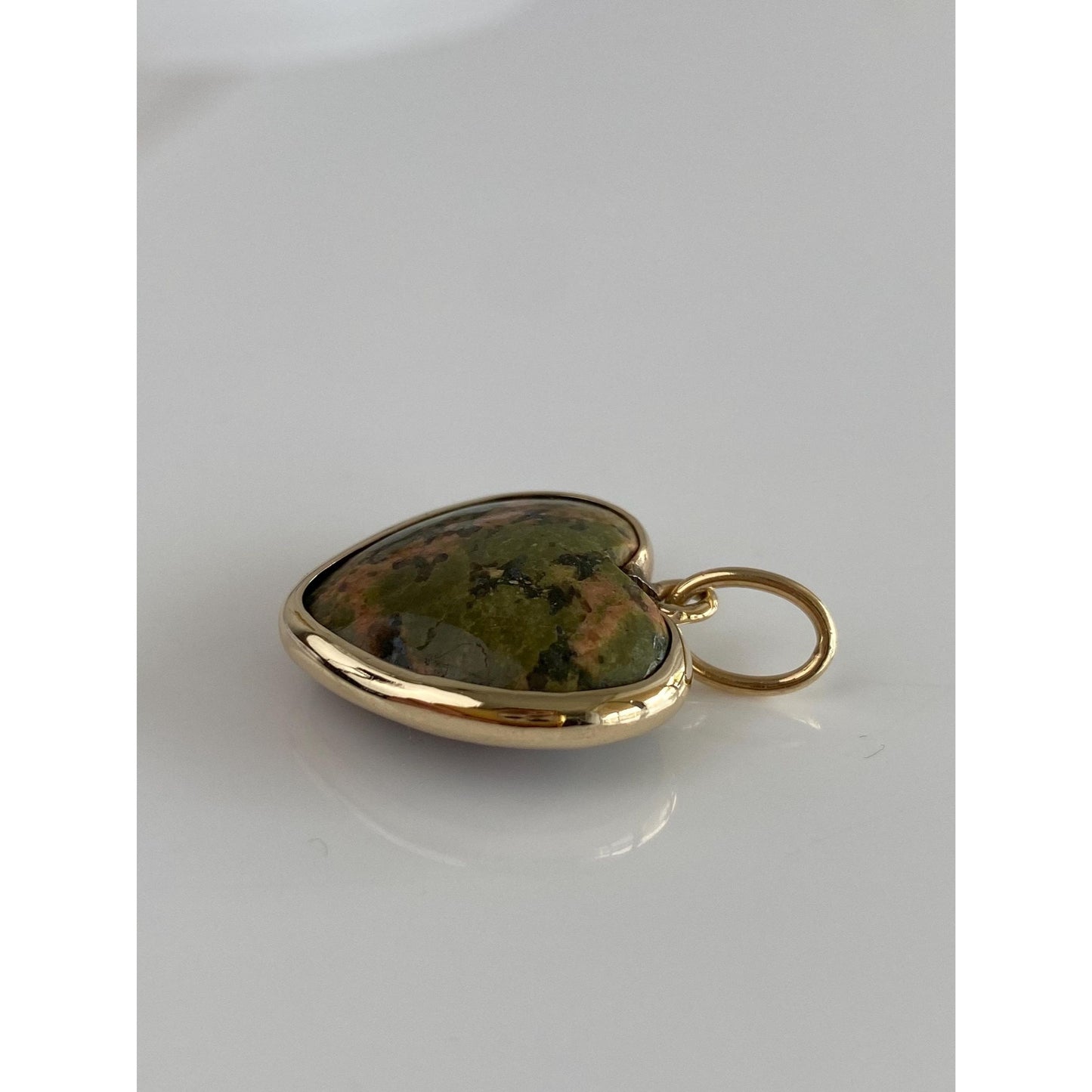 Vintage Solid 14k Yellow Gold Agate Heart Charm