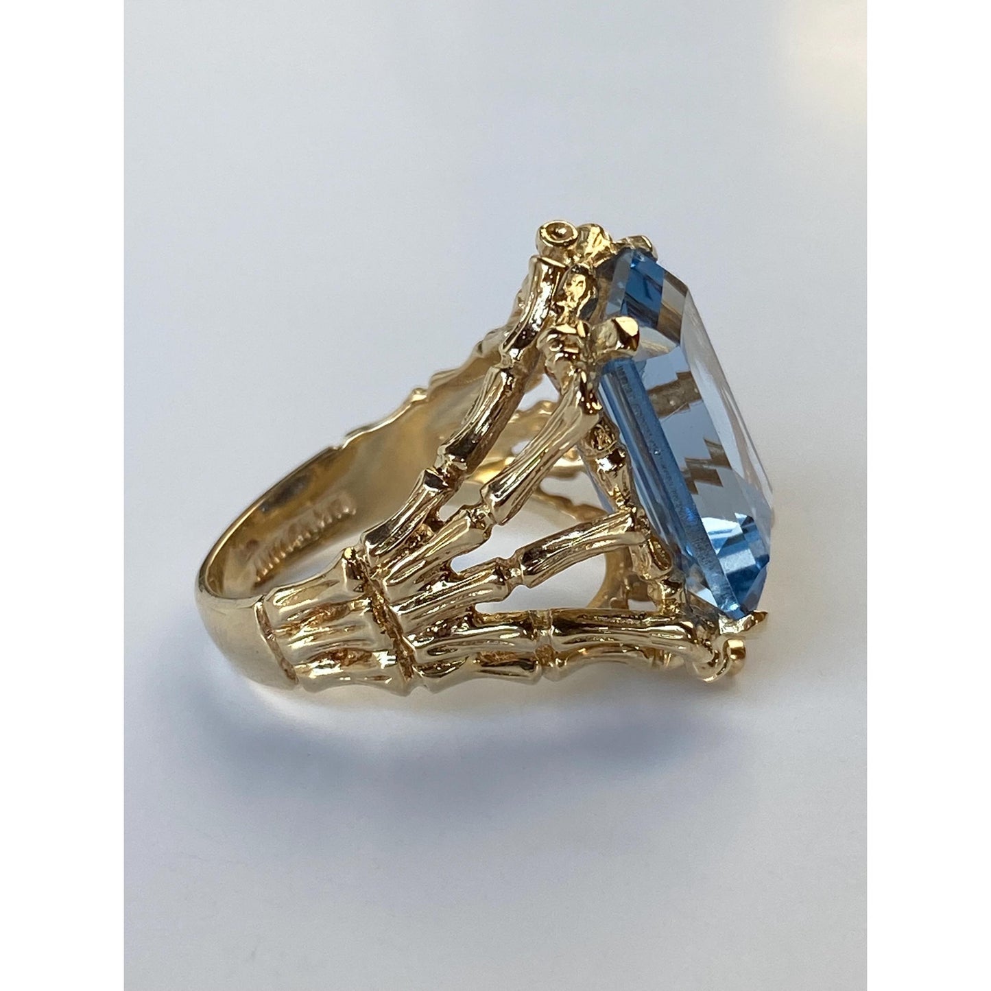 Vintage Solid 14k Yellow Gold Light Topaz Ring - Size 6.75