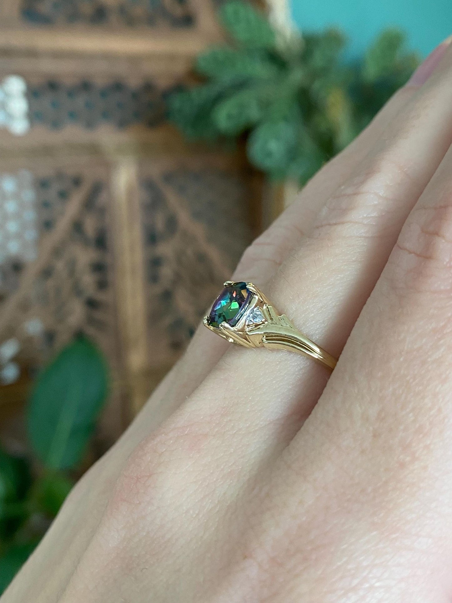 Vintage Solid 10k Yellow Gold Diamond Mystic Topaz Ring - Size 6.75