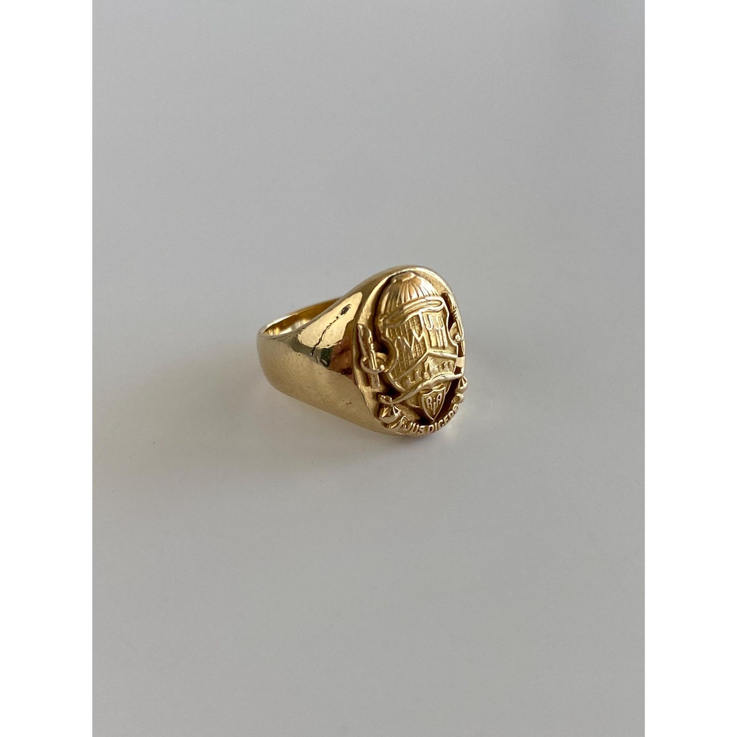 Vintage Solid 14k Yellow Gold Crest Signet Ring - Size 3.25