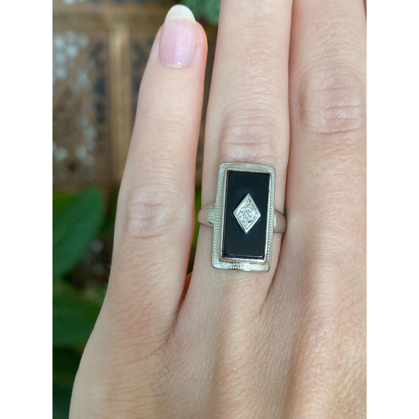 Vintage Solid 18k White Gold Diamond Onyx Ring - Size 5