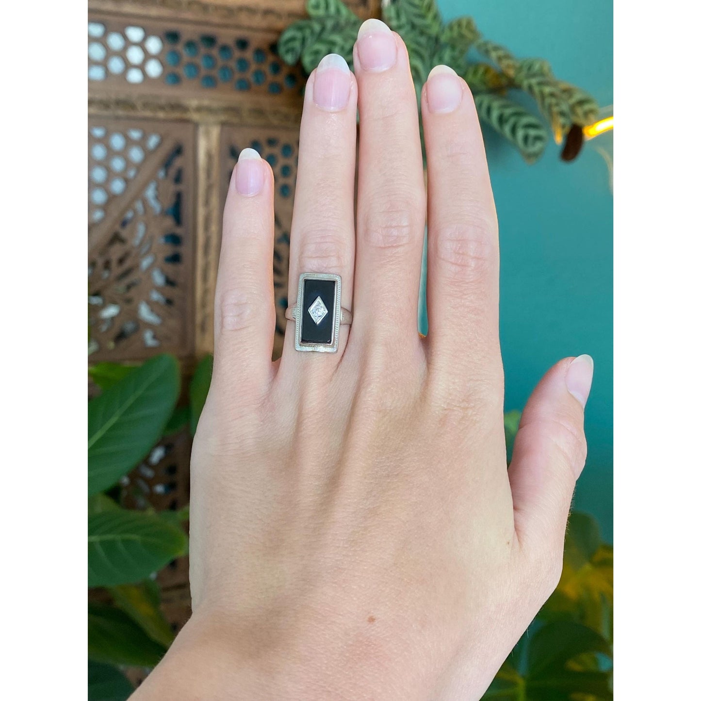 Vintage Solid 18k White Gold Diamond Onyx Ring - Size 5