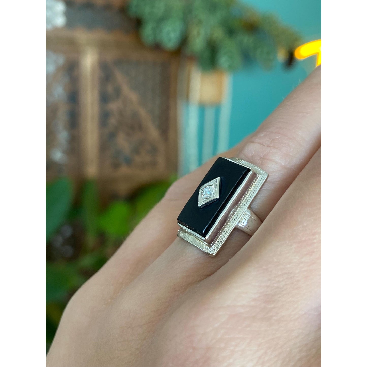Vintage Solid 18k White Gold Diamond Onyx Ring - Size 5
