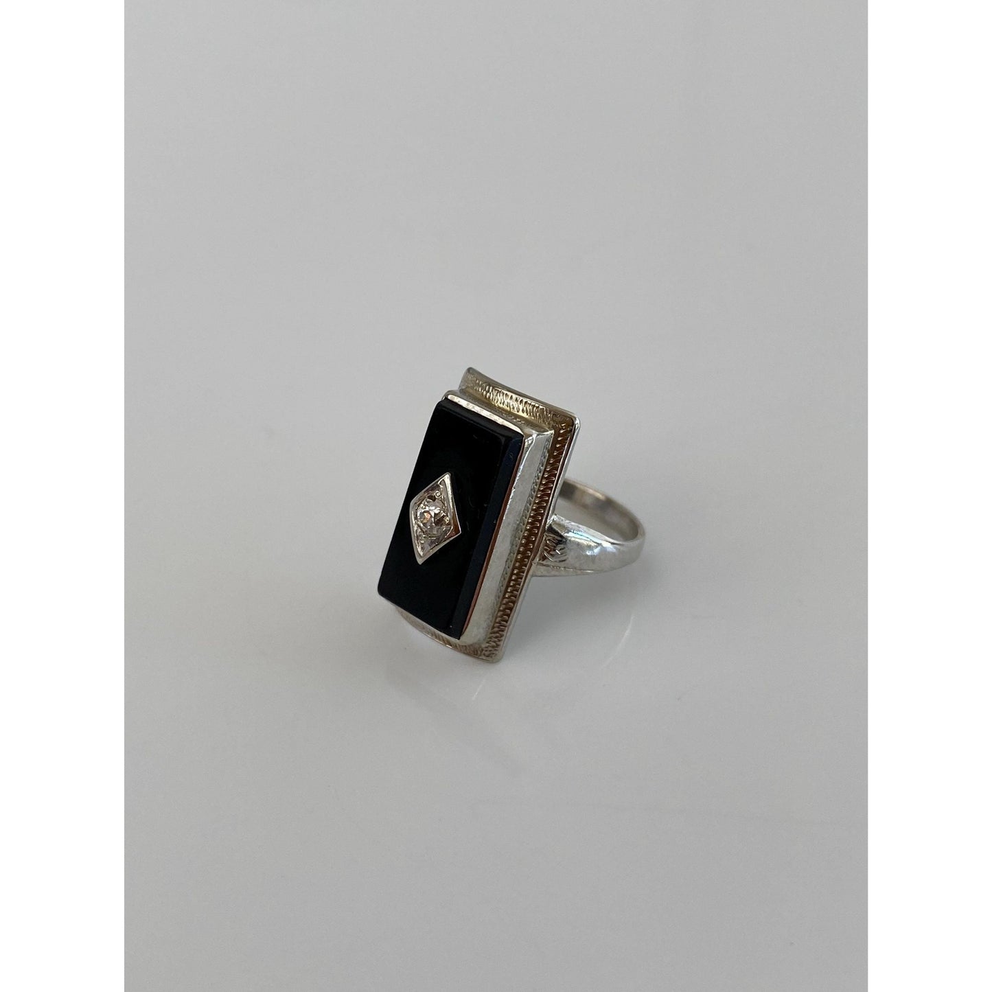 Vintage Solid 18k White Gold Diamond Onyx Ring - Size 5