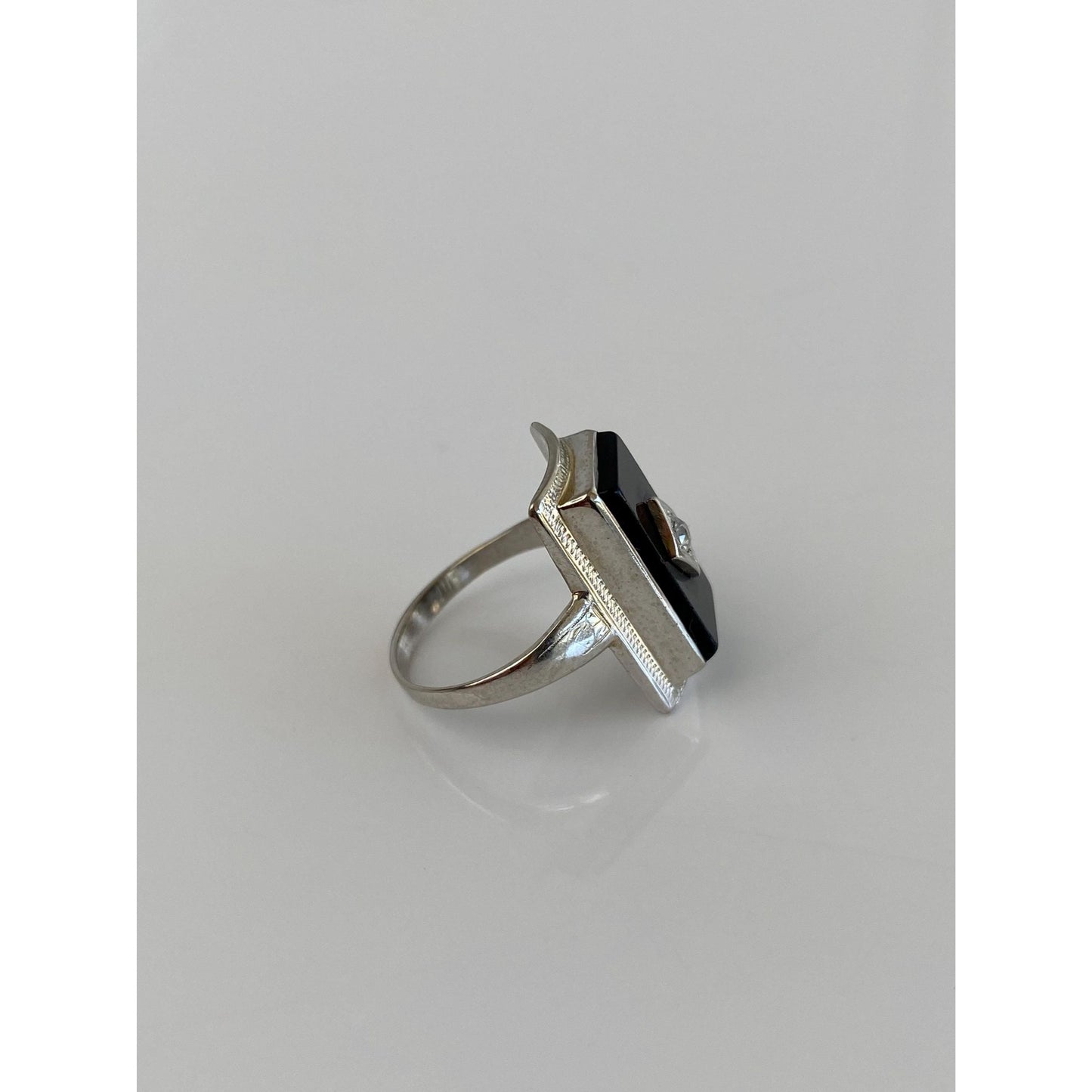 Vintage Solid 18k White Gold Diamond Onyx Ring - Size 5