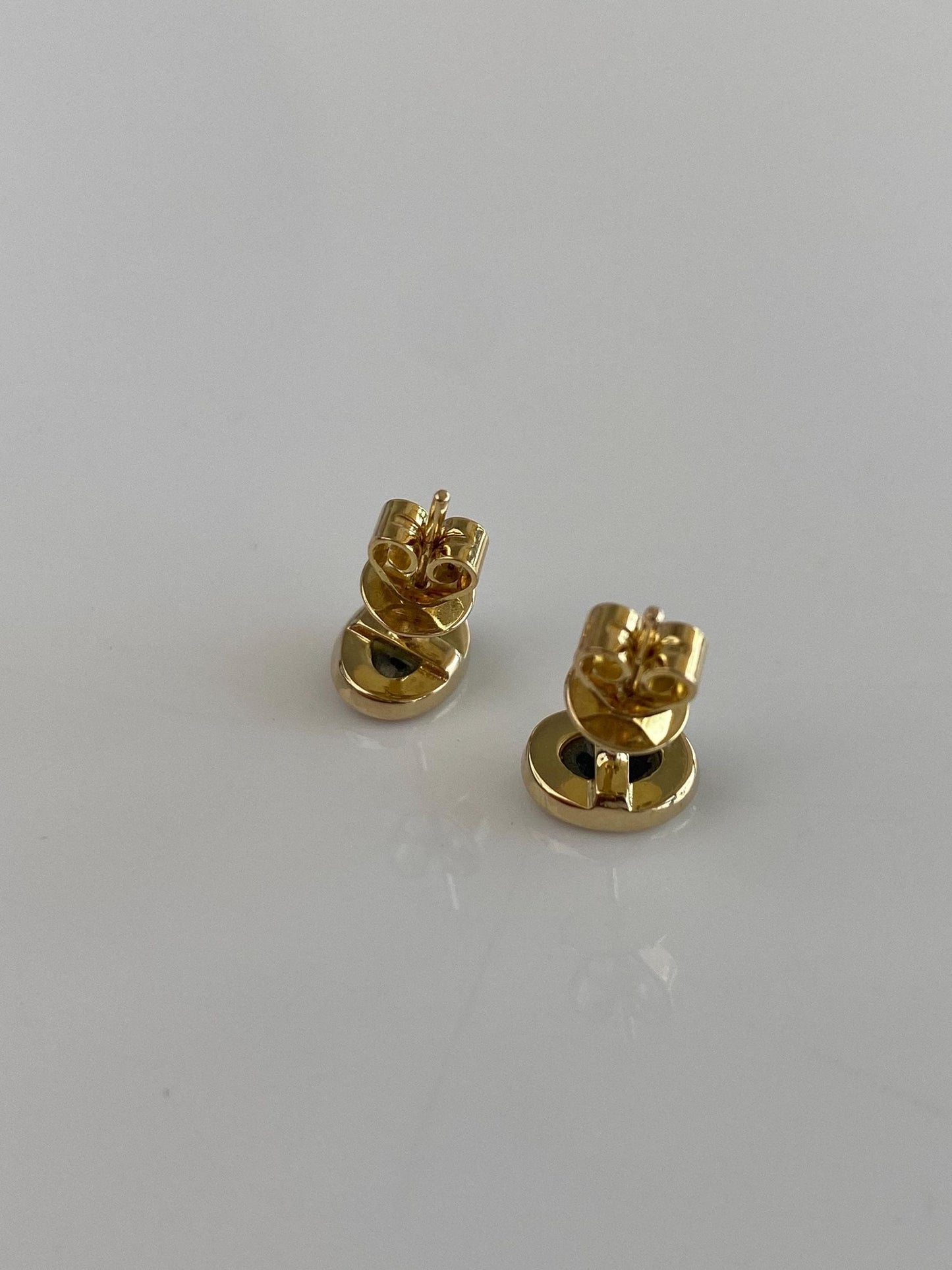 Vintage Solid 14k Yellow Gold Black Onyx Stud Earrings