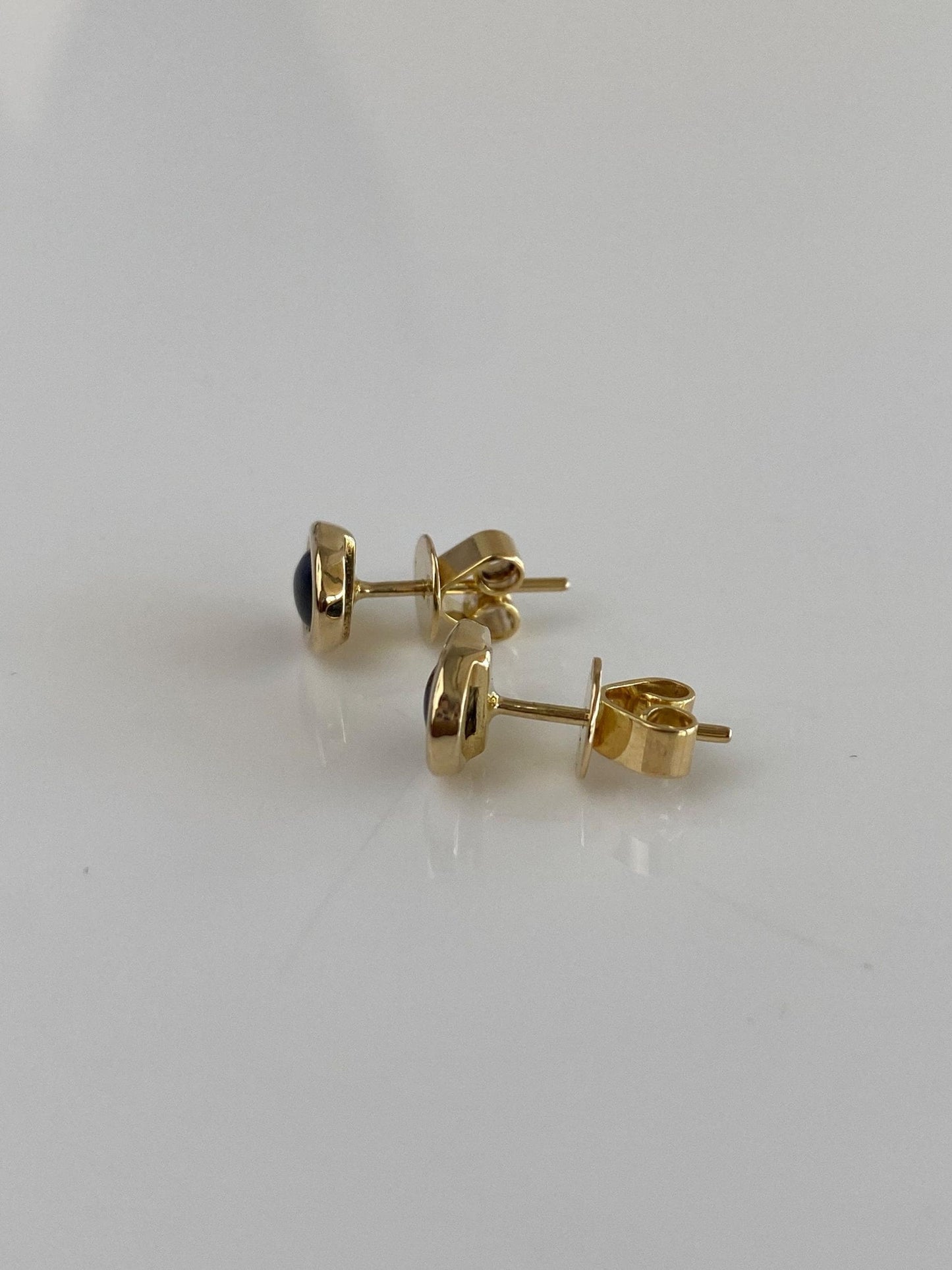 Vintage Solid 14k Yellow Gold Black Onyx Stud Earrings