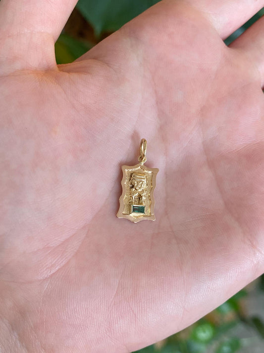 Vintage Solid 18k Yellow Gold Emerald Inca Charm