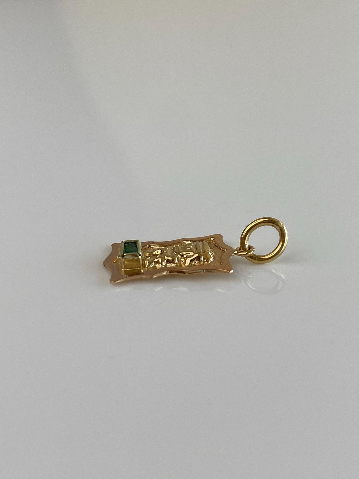 Vintage Solid 18k Yellow Gold Emerald Inca Charm