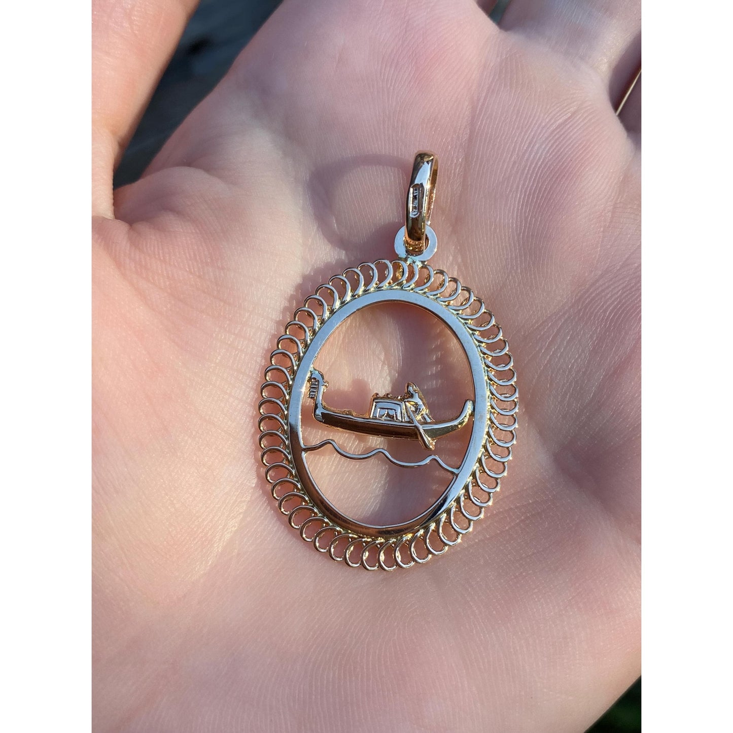 Vintage Solid 18k Yellow Gold Gondola Boat Charm