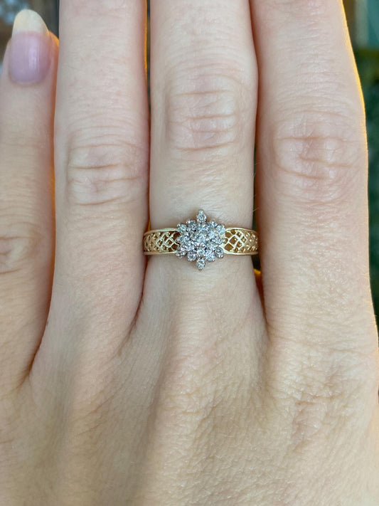 Vintage Solid 14k White & Yellow Gold Diamond Cluster Open Work Ring - Size 6