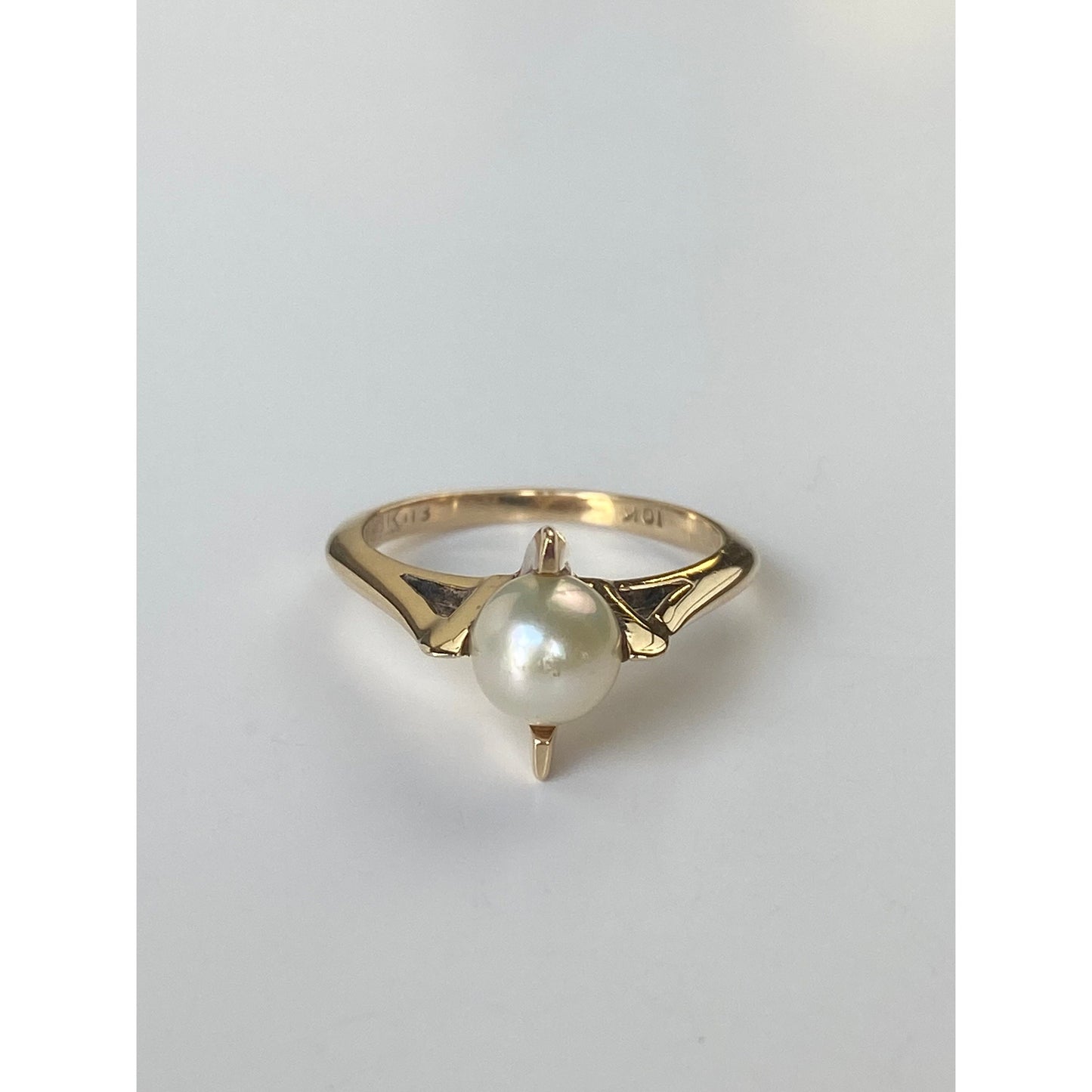 Vintage Solid 10k Yellow Gold Pearl Ring - Size 4.75