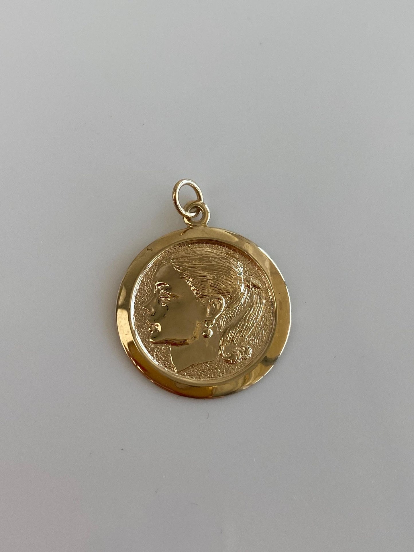 Vintage Solid 14k Yellow Gold Girl Side Profile Cameo Charm