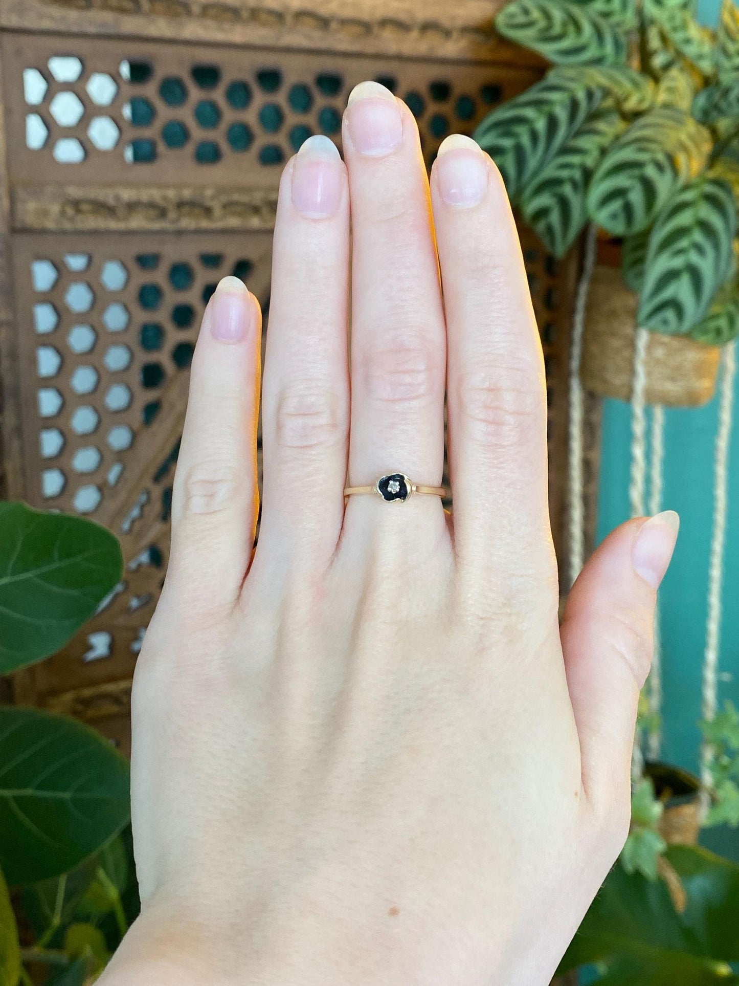 Vintage Solid 10k Yellow Gold Clear Sapphire Flower Ring - Size 5.75