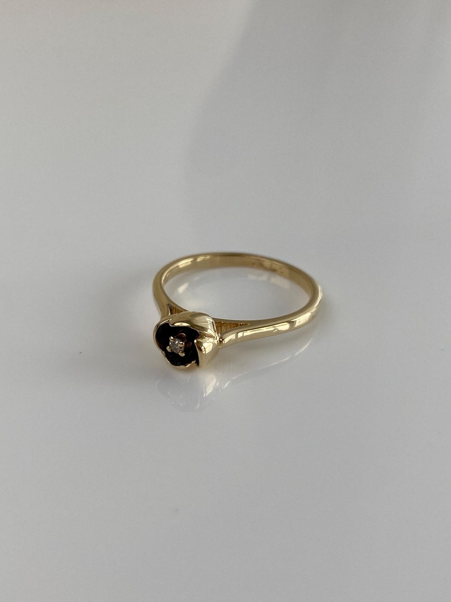 Vintage Solid 10k Yellow Gold Clear Sapphire Flower Ring - Size 5.75