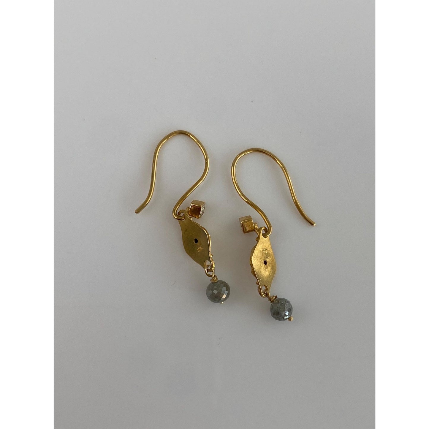 Vintage Solid 21k Yellow Gold Diamond Bead Clear Sapphire Earrings