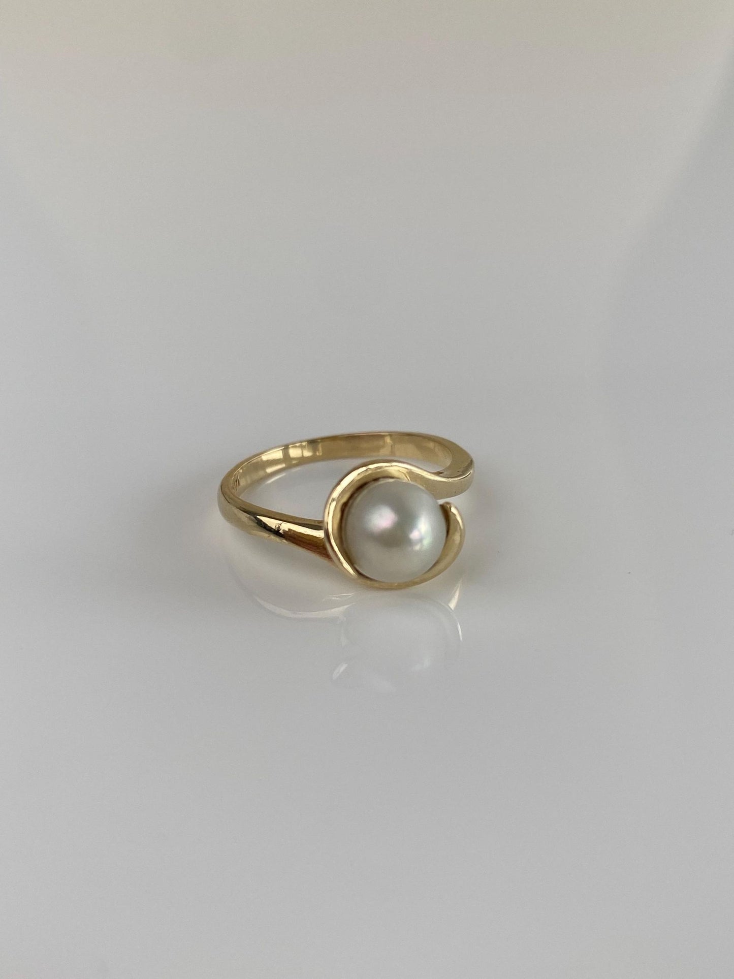 Vintage Solid 14k Yellow Gold Pearl Twist Ring - Size 5.25
