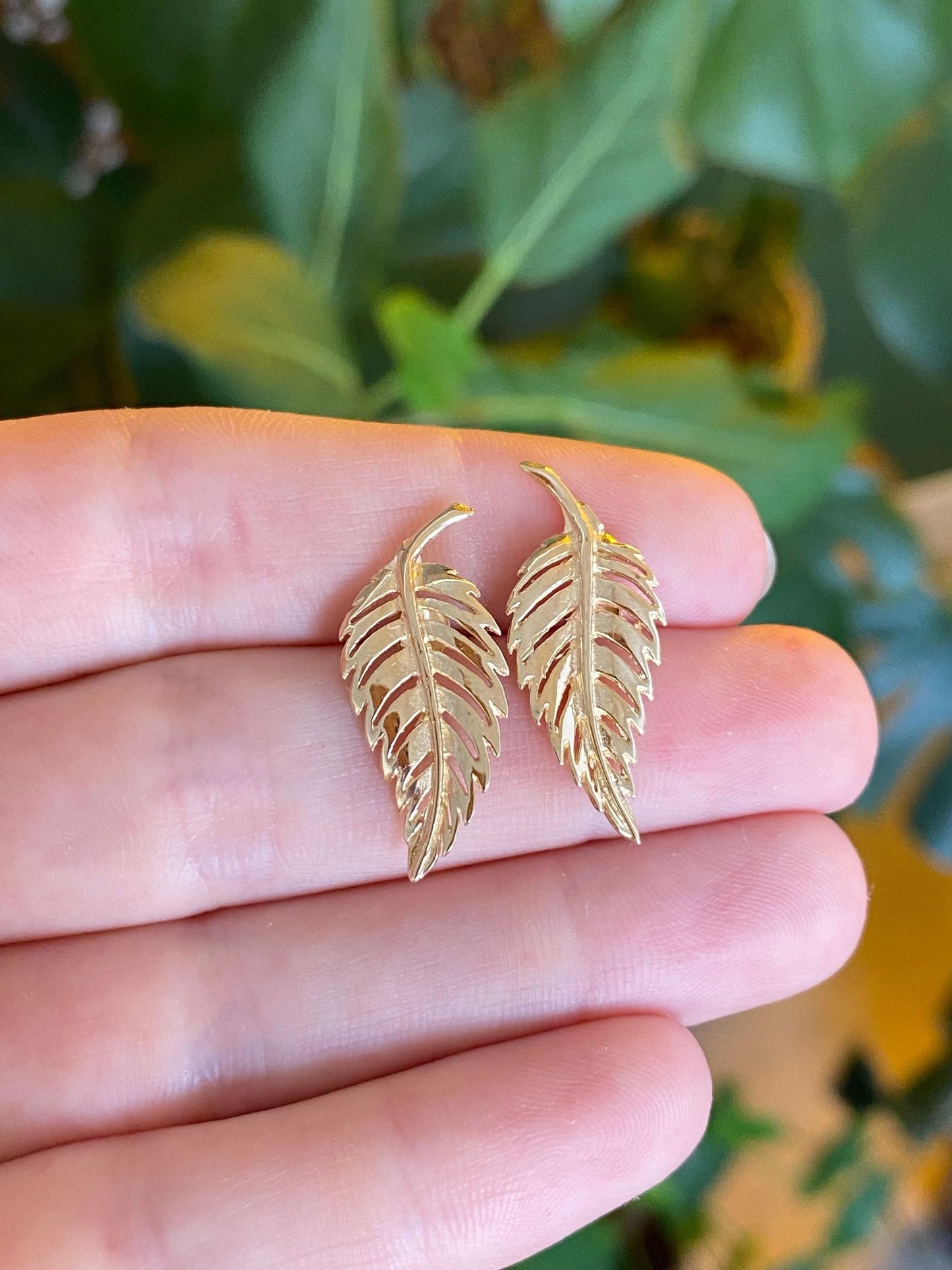 Vintage Solid 14k Yellow Gold Leaf Drop Earrings
