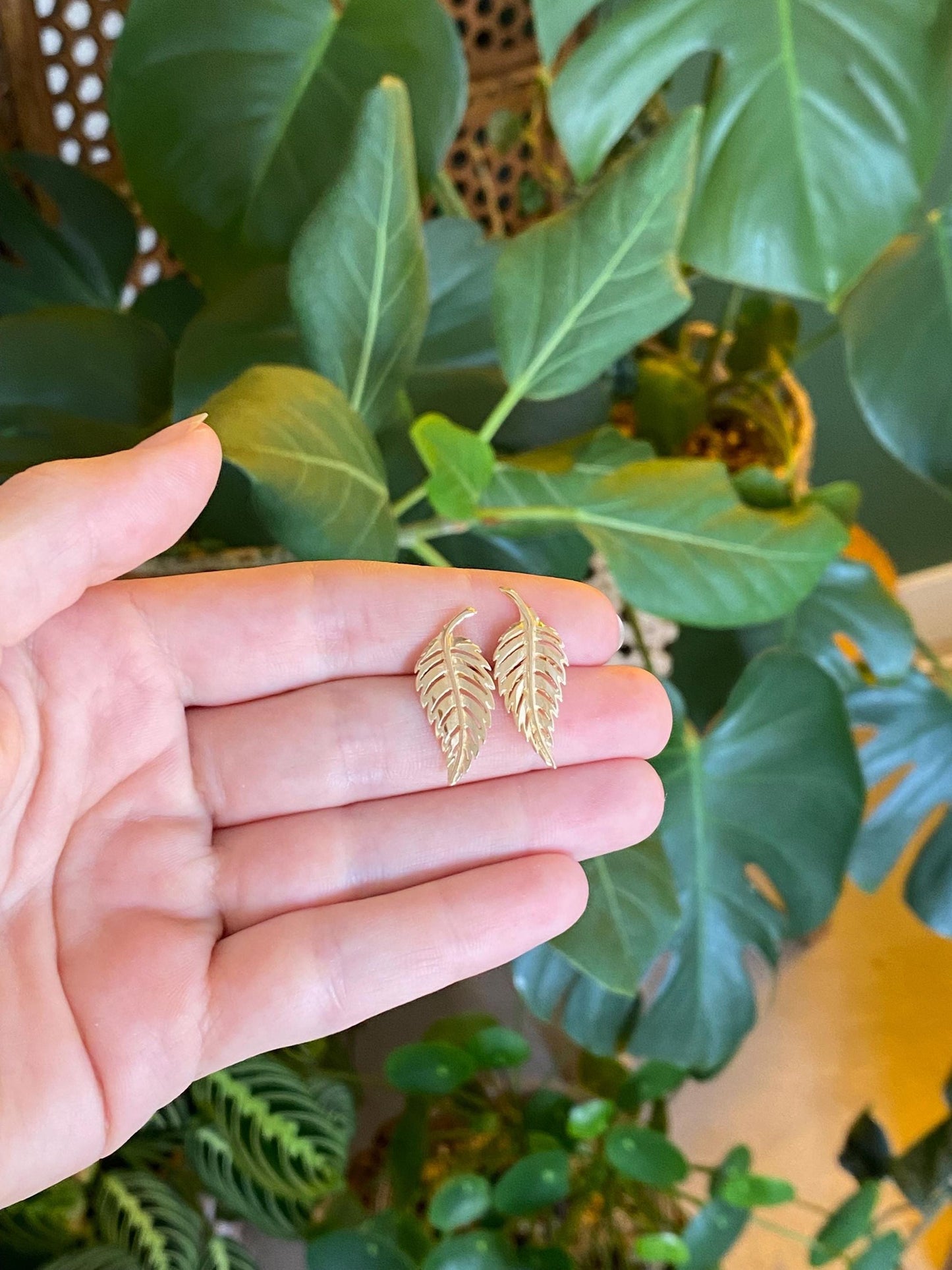 Vintage Solid 14k Yellow Gold Leaf Drop Earrings