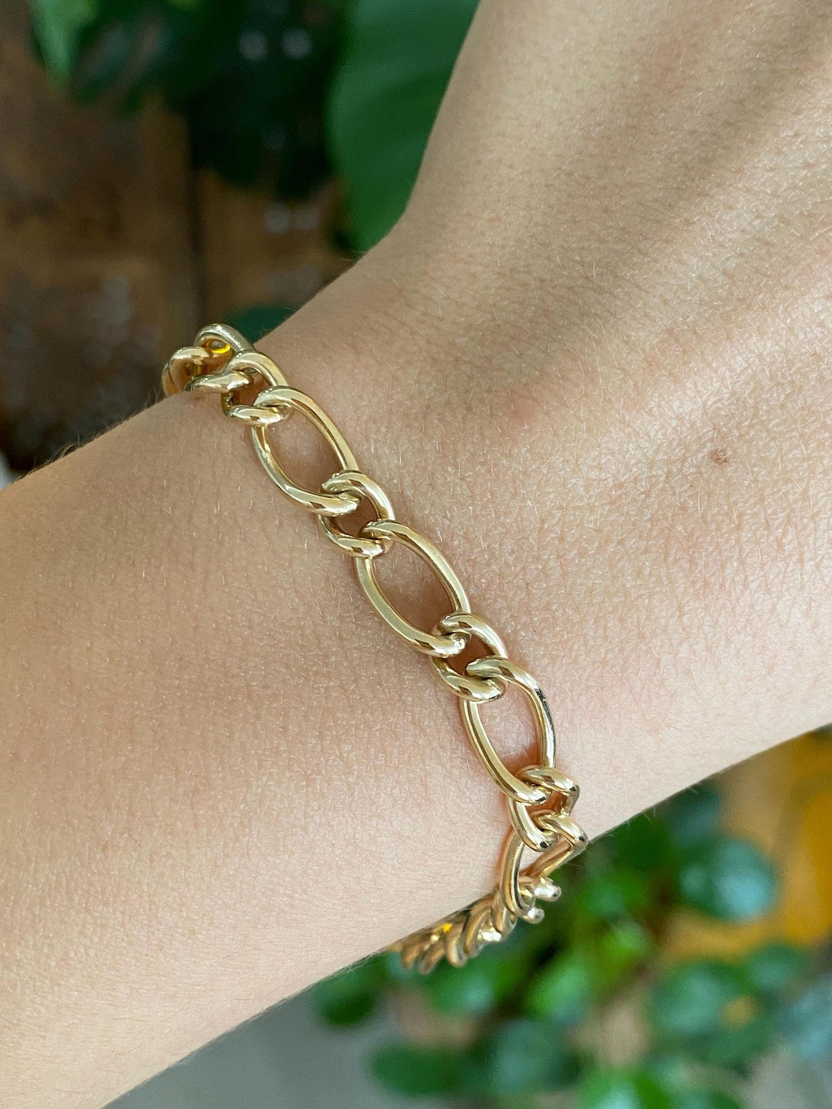 Vintage Solid 14k Yellow Gold Elongated Fancy Curb Figaro Chain Bracelet - 7.25 inches