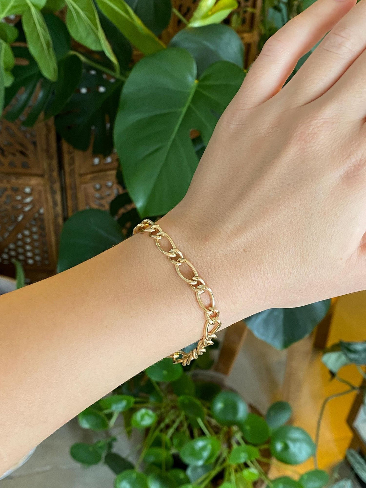 Vintage Solid 14k Yellow Gold Elongated Fancy Curb Figaro Chain Bracelet - 7.25 inches