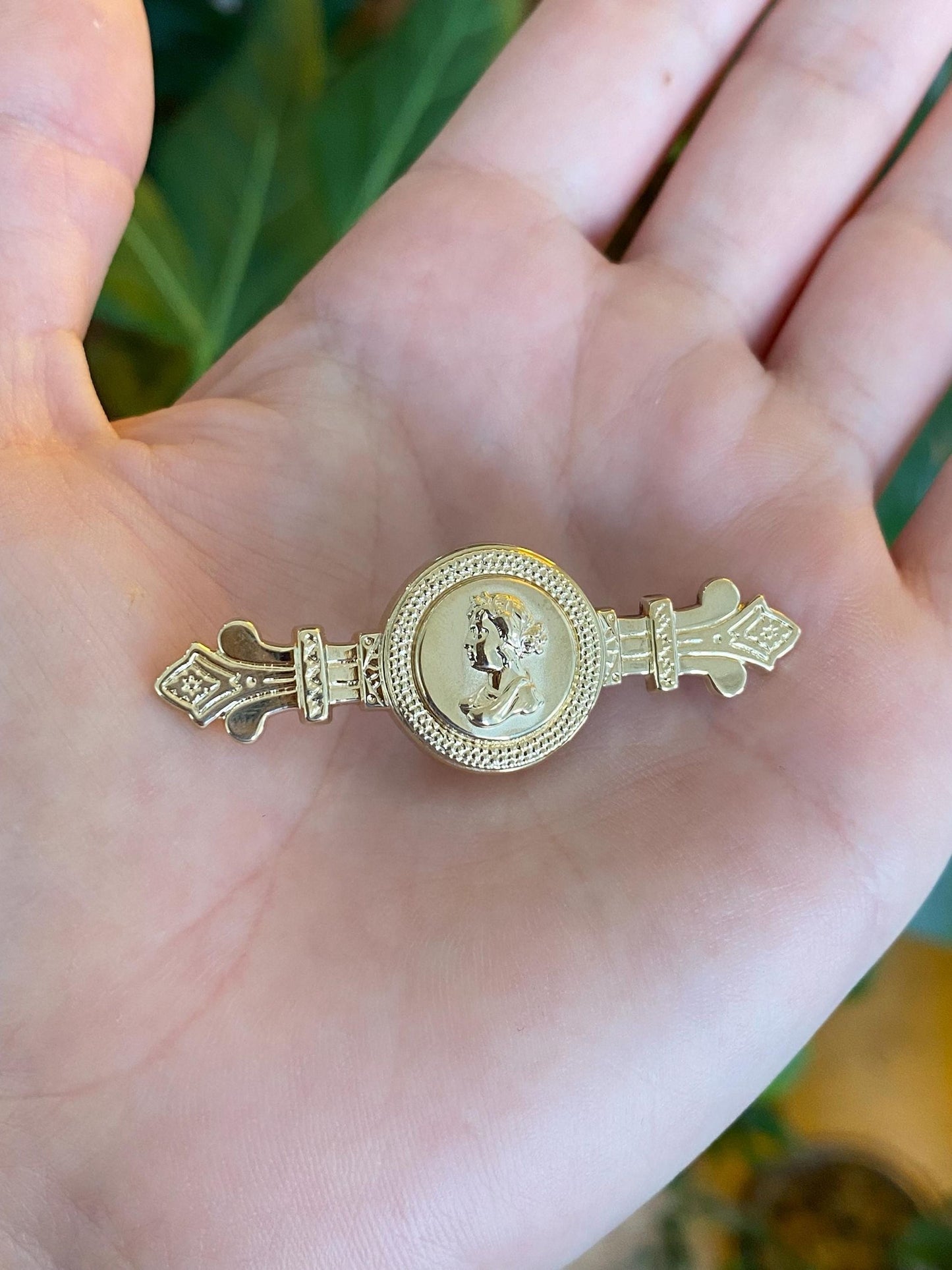 Vintage Solid 10k Yellow Gold Lady Brooch Pin