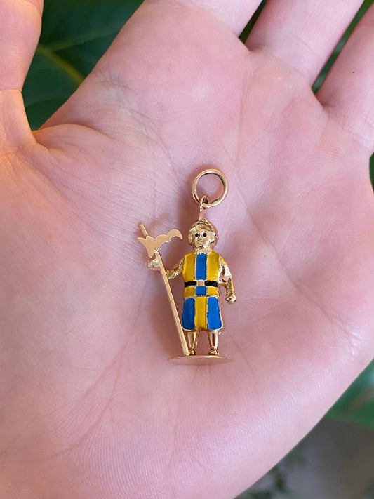 Vintage Solid 18k Yellow Gold Enamel Medieval Knight Charm