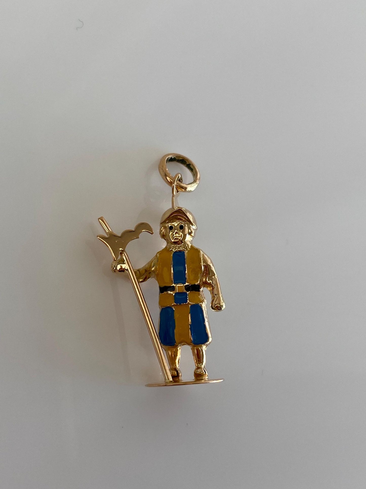 Vintage Solid 18k Yellow Gold Enamel Medieval Knight Charm